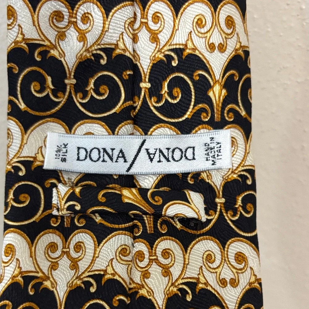 Dona/DonaElegant Paisley Tie in Cream and Brown Hand Made IN ITALY